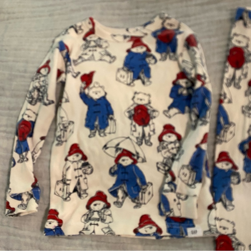 Adorable 4T Paddington PJs - Picture 7 of 10